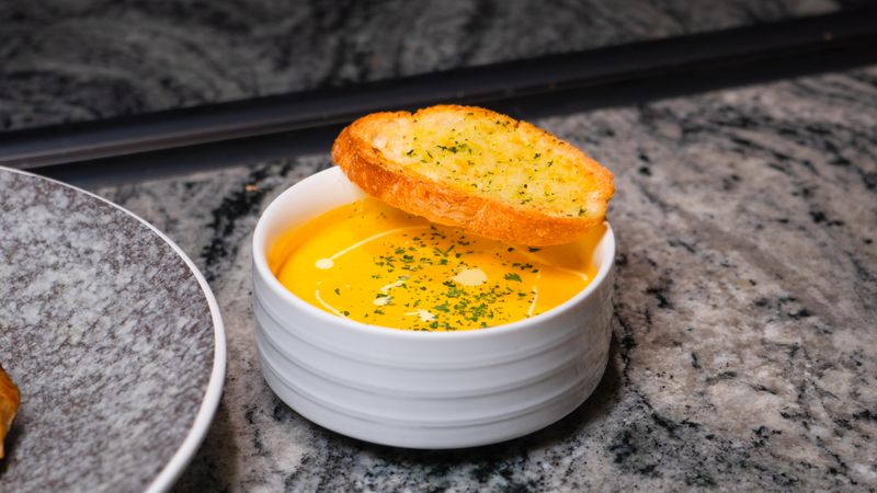 Garlic bread with cheese starter