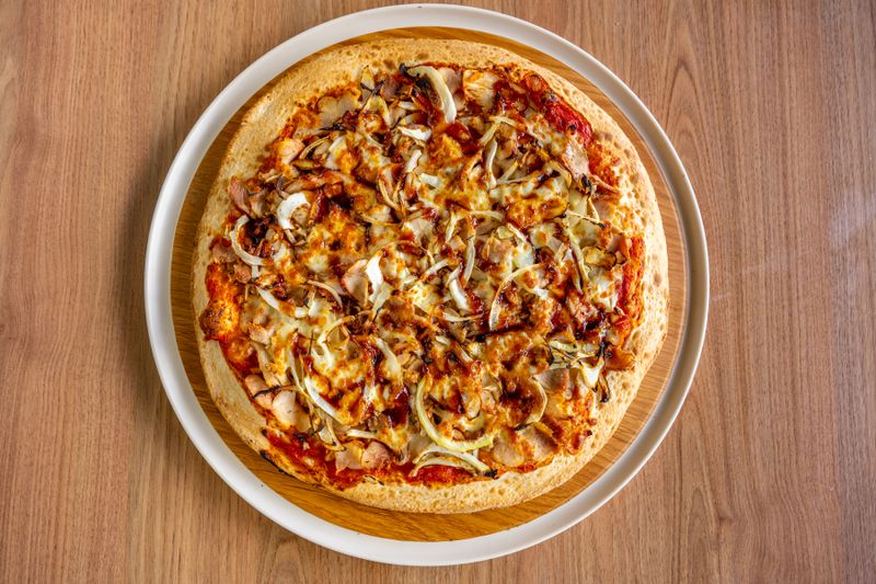 mods pizza pepperoni with red sauce and cheese